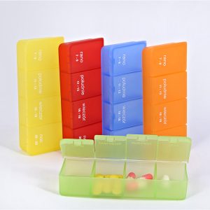 pojemnik na leki 1 na 4